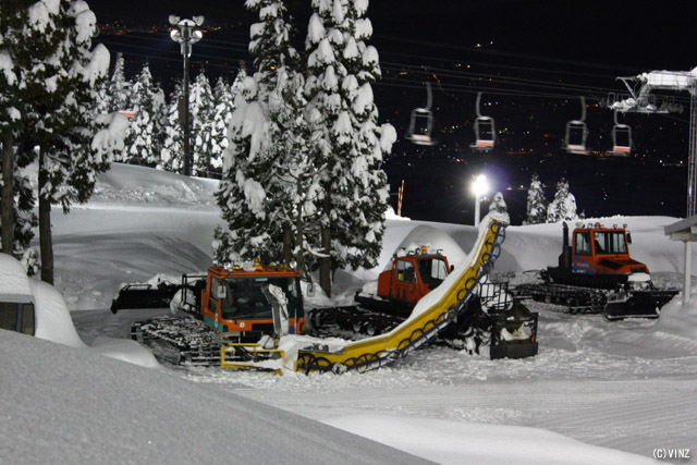 雪上車 スキー場ゲレンデ整備圧雪車 富山県 イオックスアローザ IOX-AROSA スキー場